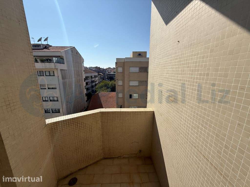 Apartamento T1 - Antas / Praça Velasquez - Grande imagem: 4/18