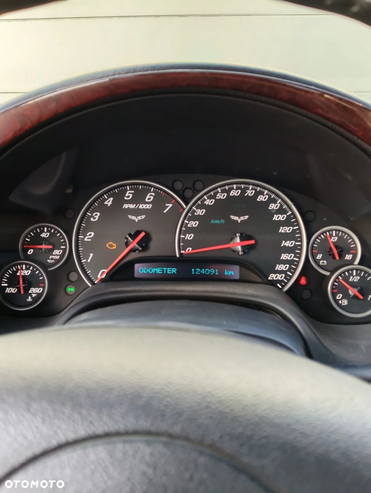 Chevrolet Corvette - 16