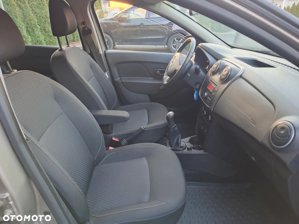 Dacia Sandero - 8