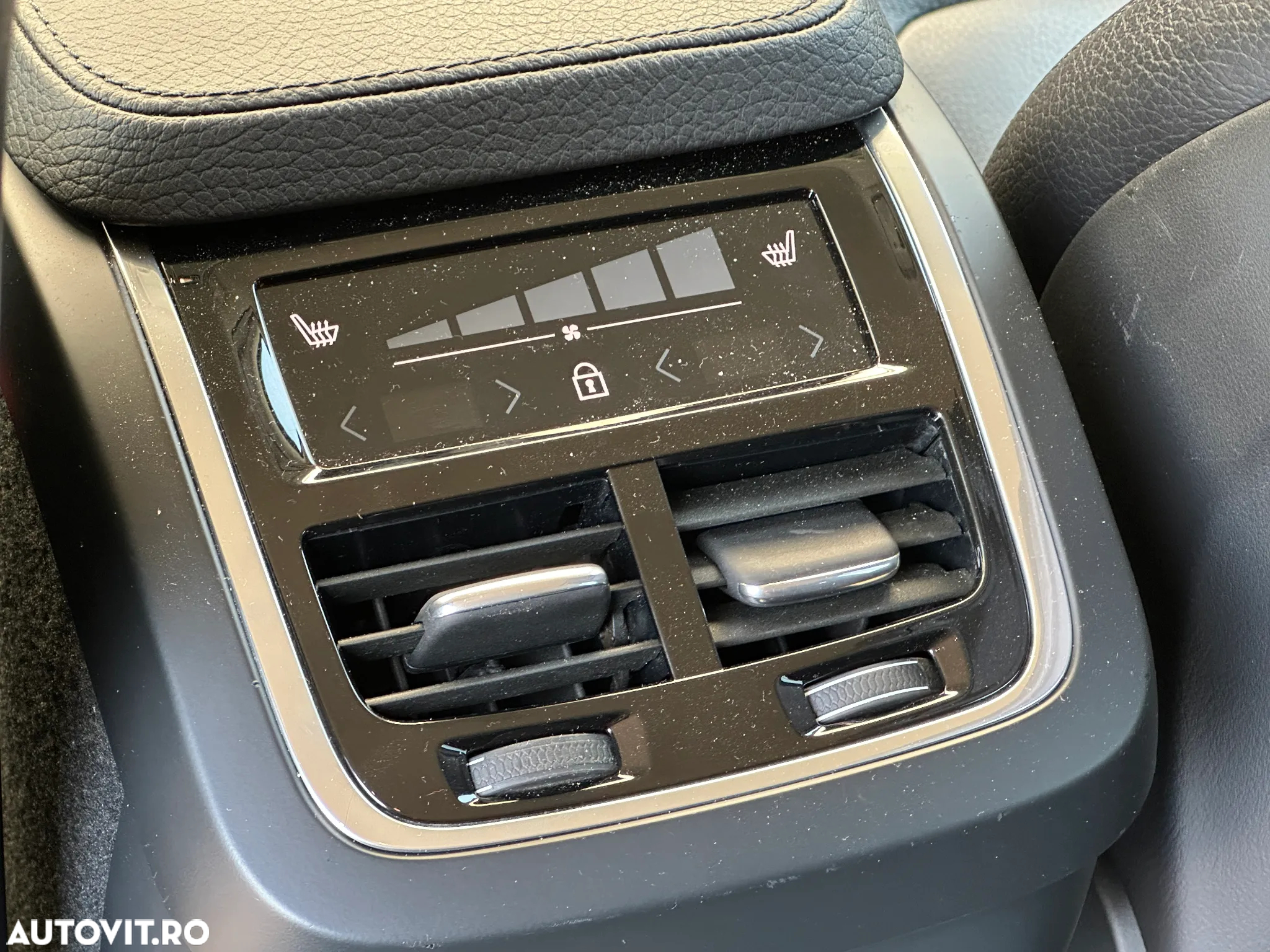Volvo XC 90 D5 AWD Geartronic Momentum - 10
