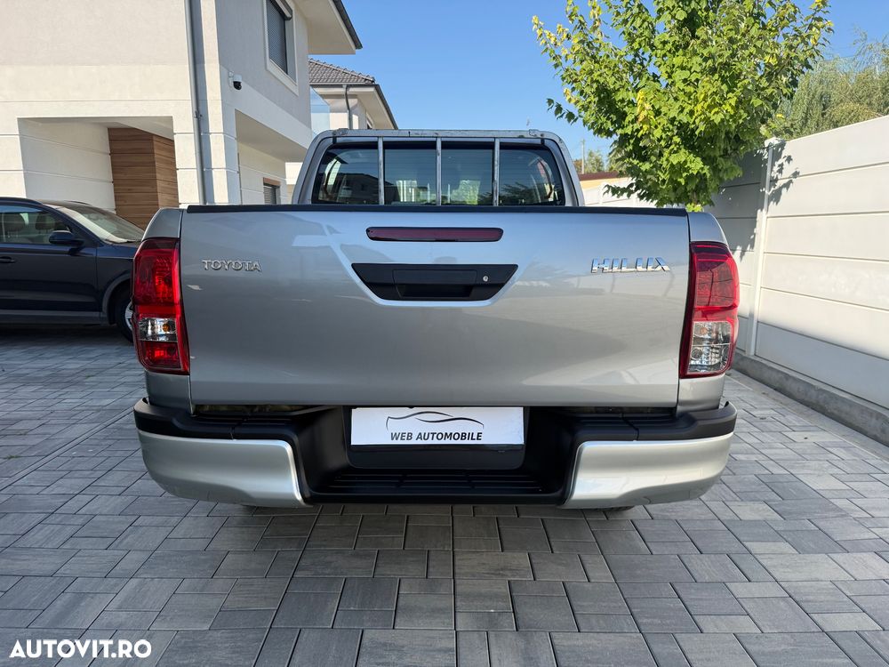 Toyota Hilux 4x4 Double Cab M/T Comfort - 9