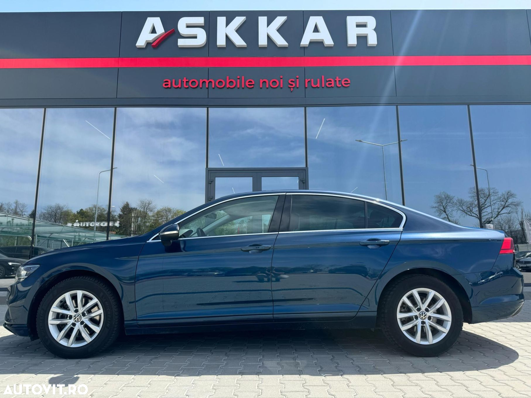 Volkswagen Passat 2.0 TDI DSG Comfortline - 10