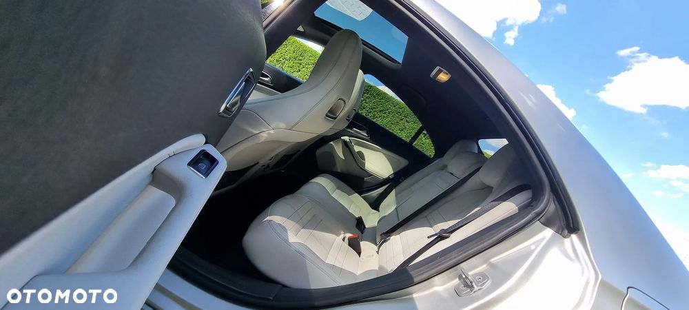 Mercedes-Benz CLA 200 7G-DCT Urban - 24