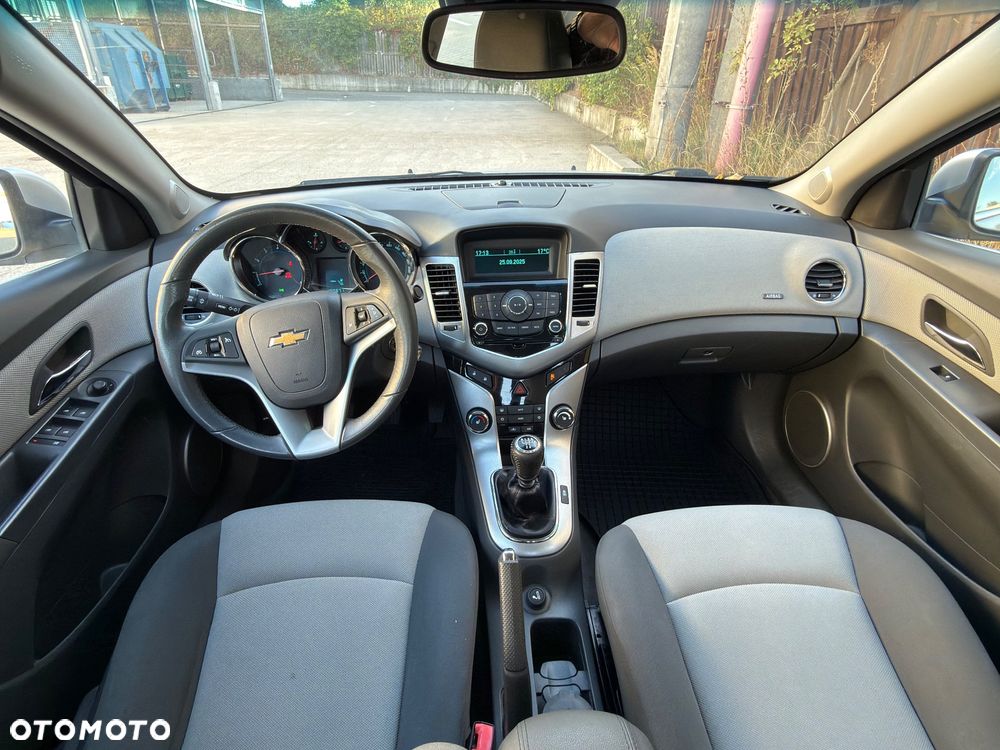 Chevrolet Cruze 1.8 LS - 2