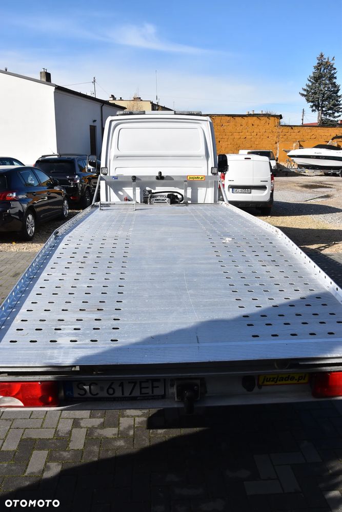 Mercedes-Benz Sprinter - 13