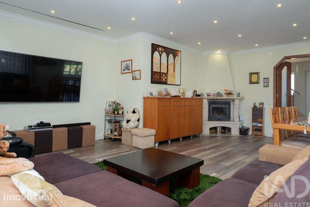 Casa T4 em Caldas da Rainha - Santo Onofre e Serra do Bouro de 396,00 - Grande imagem: 4/28