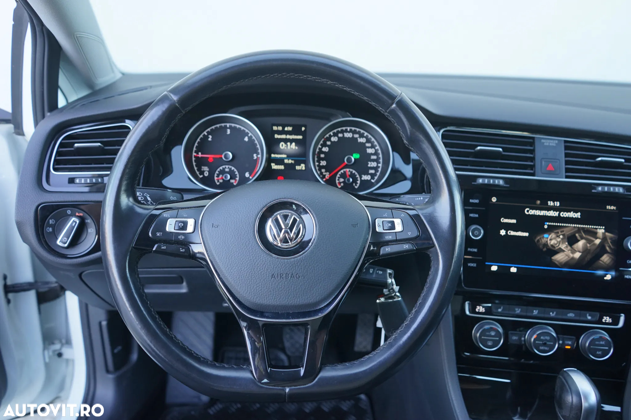 Volkswagen Golf Variant 2.0 TDI SCR DSG Highline - 12