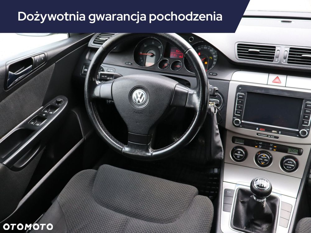 Volkswagen Passat - 9