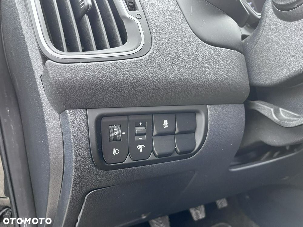 Kia Rio - 22