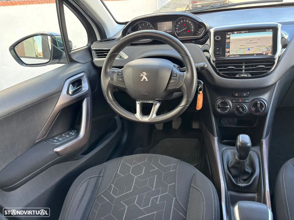 Peugeot 2008 1.2 PureTech Allure - 28