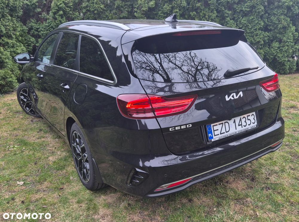 Kia Ceed - 32