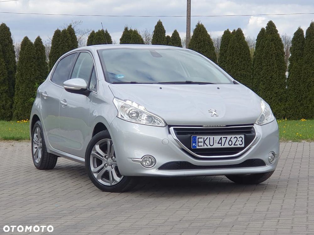 Peugeot 208 - 18