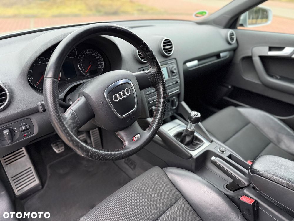 Audi A3 Sportback 1.4 TFSI S line Sportpaket - 13