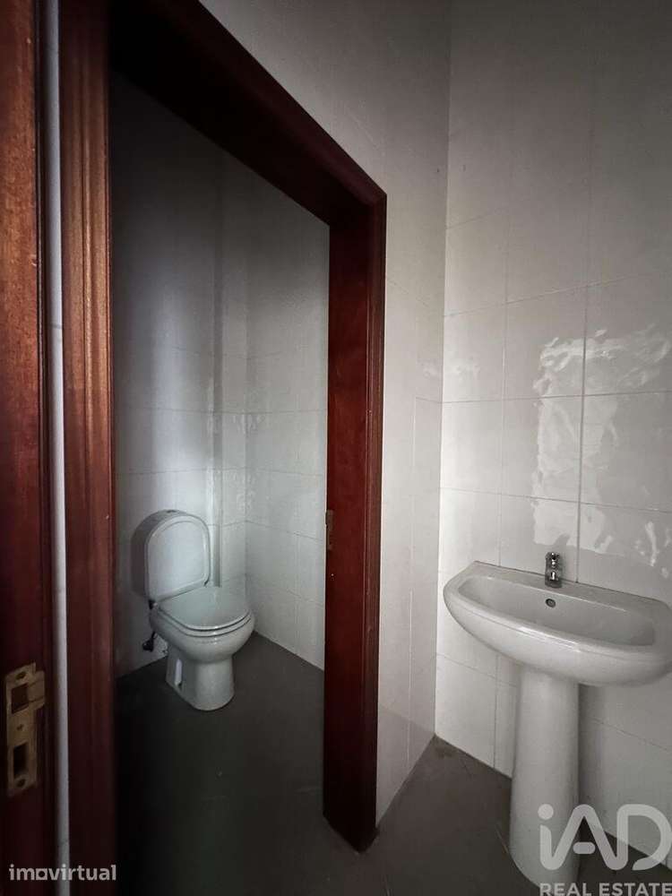 Loja / Estabelecimento Comercial T1 em Lamego (Almacave e Sé) de 143,0 - Grande imagem: 5/5