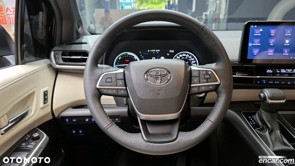 Toyota Sienna - 14