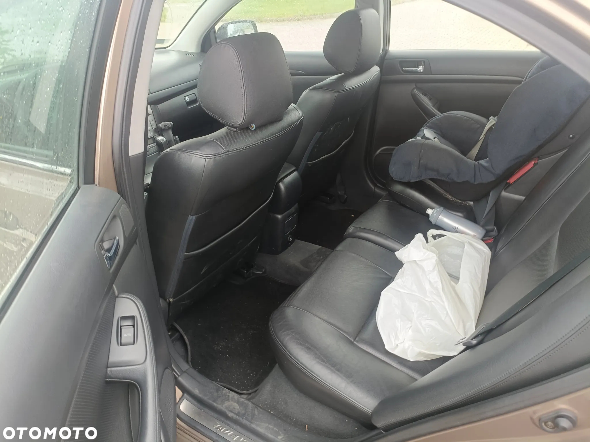 Toyota Avensis 2.0 D-4D High - 8