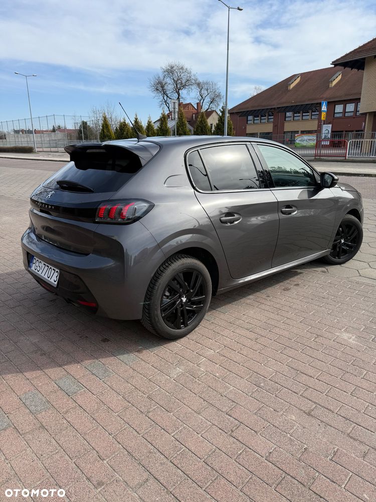 Peugeot 208 - 32