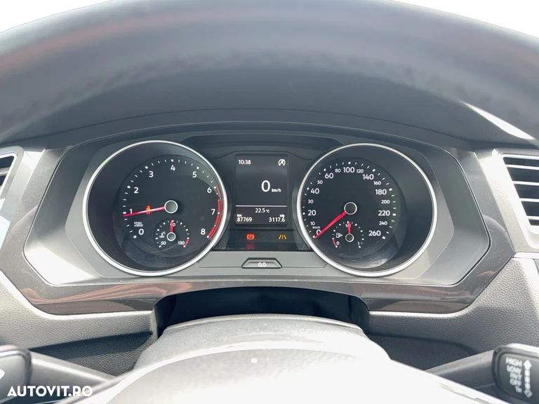 Volkswagen Tiguan - 16