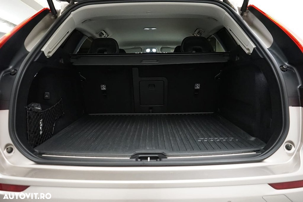 Volvo XC 60 B5 AT AWD MHEV Core - 13