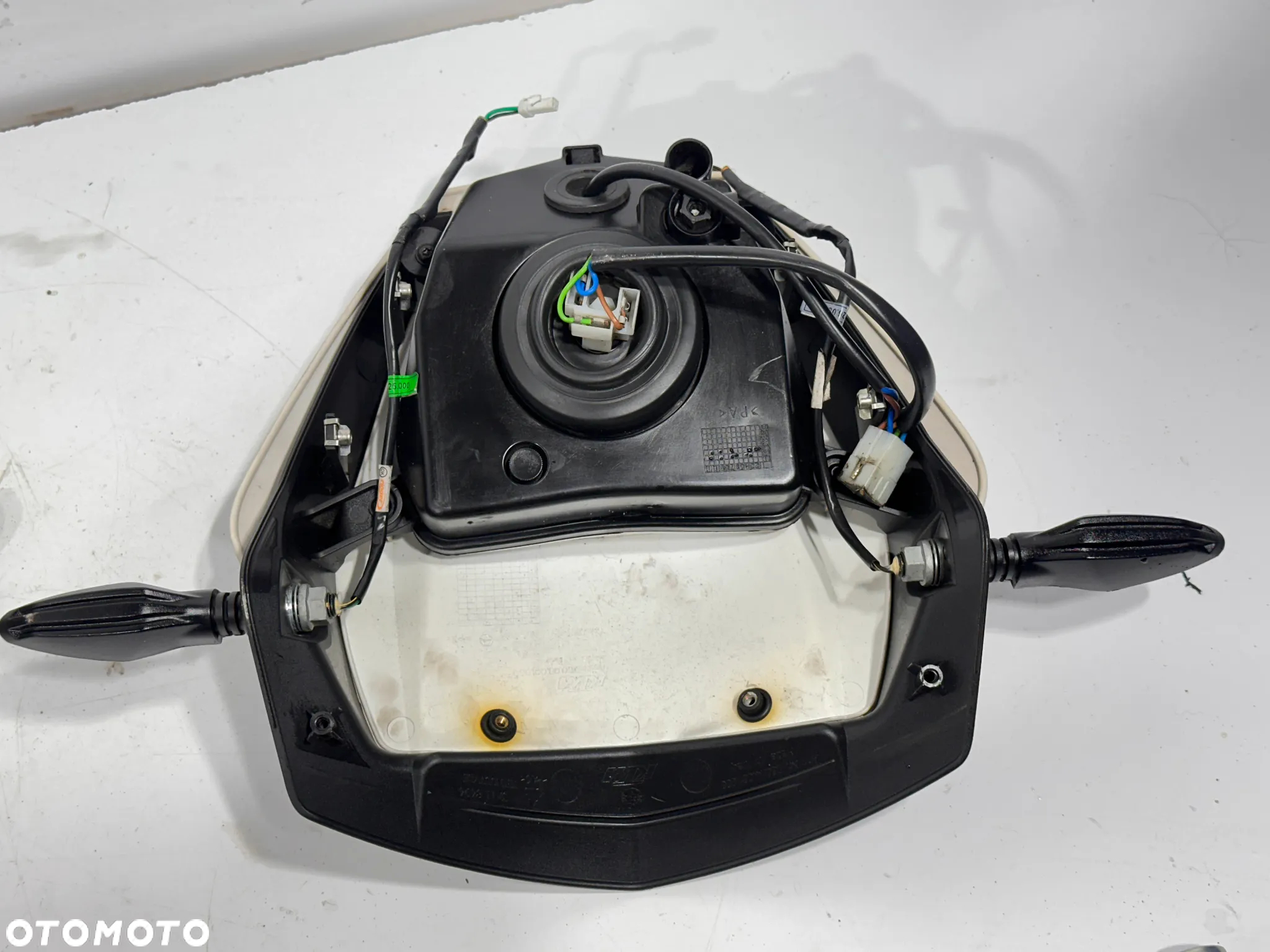 Czacha lampa przód  KTM Duke 690  12-15R - 8