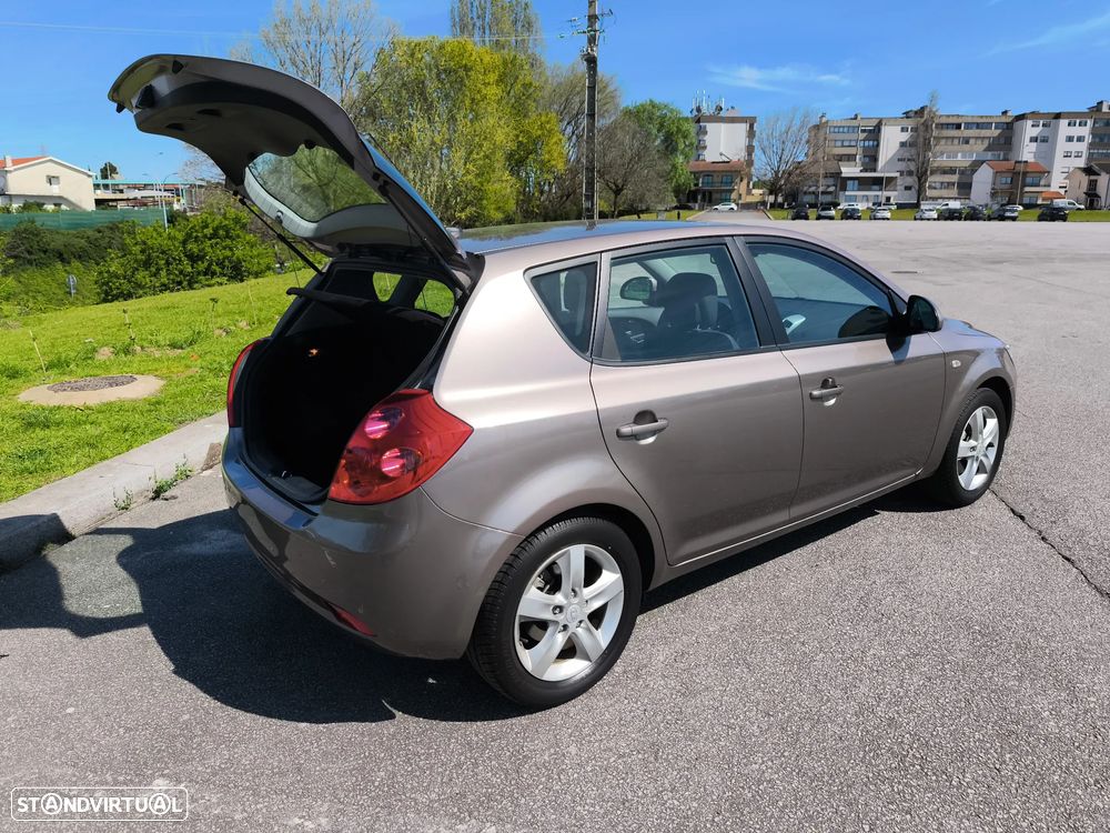 Kia Ceed 1.4 CVVT EX ISG - 35