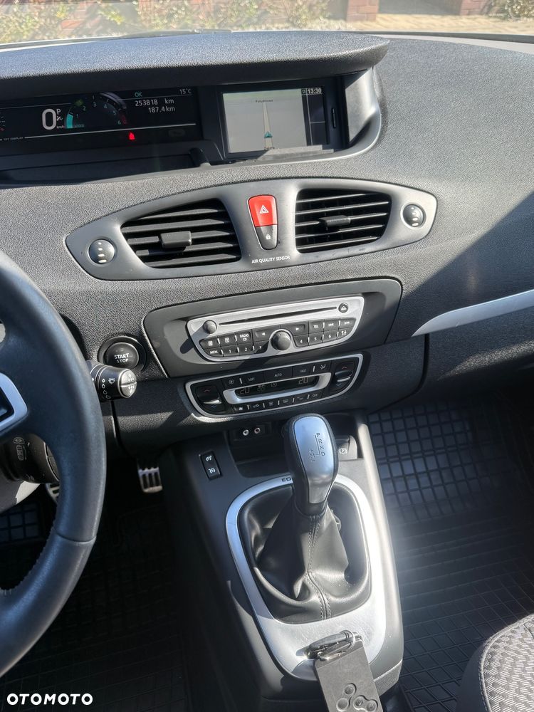 Renault Scenic dCi 110 EDC Paris - 23