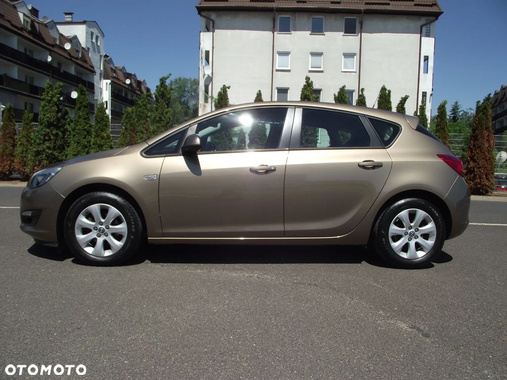 Opel Astra 1.6 Cosmo EU6 - 12