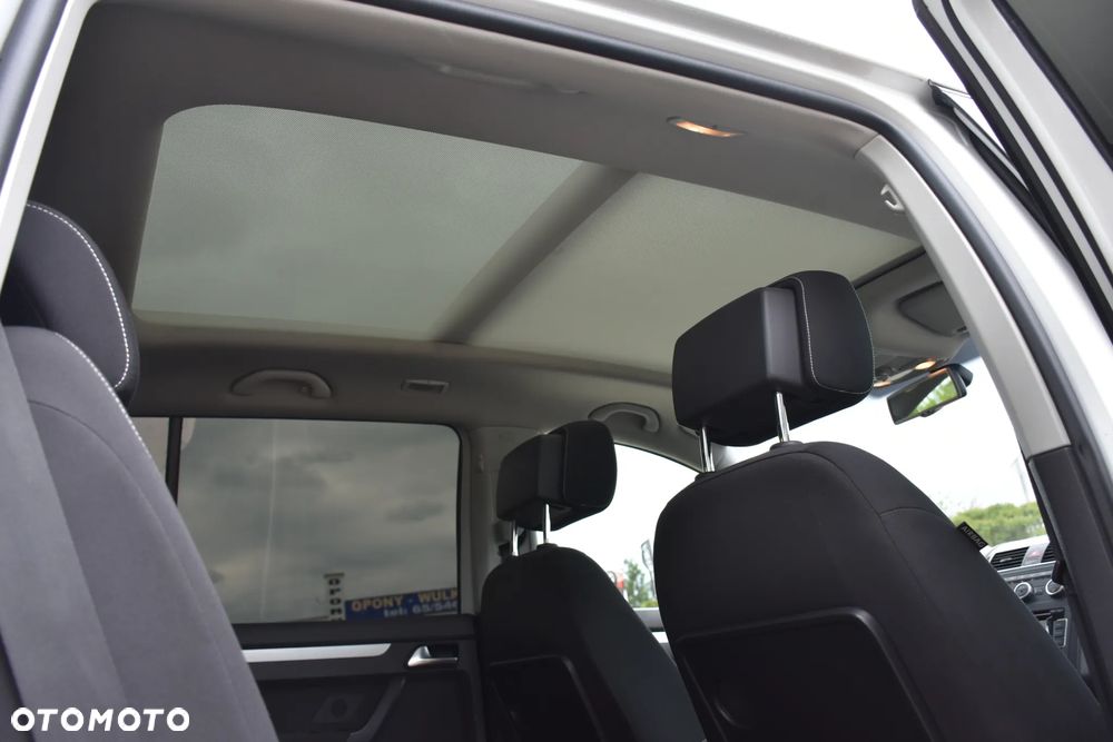 Volkswagen Touran 2.0 TDI DPF BlueMotion Technology STYLE - 20