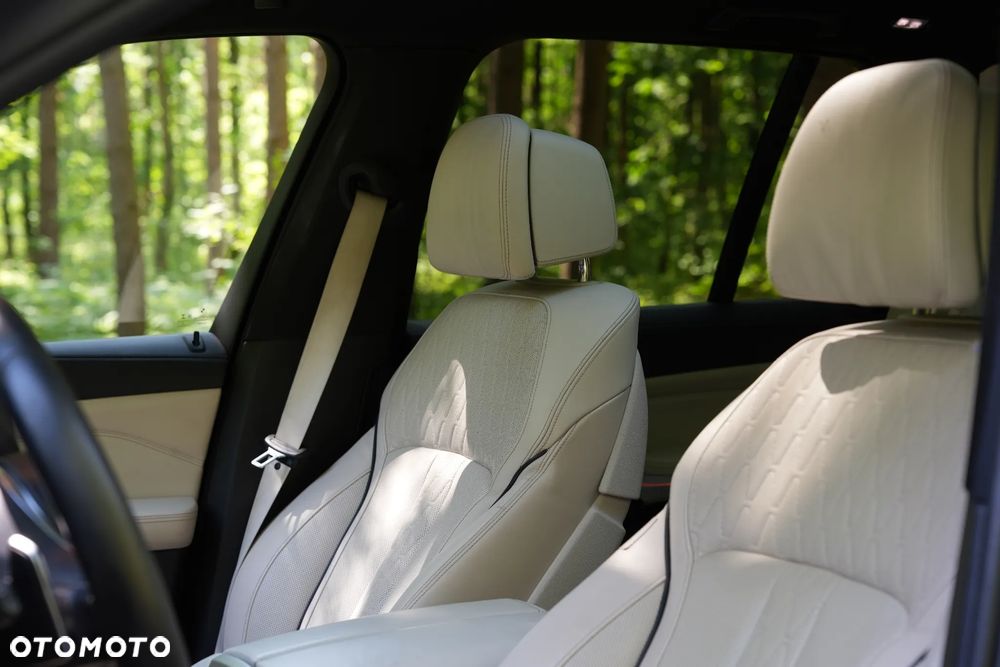BMW X5 xDrive40i - 9