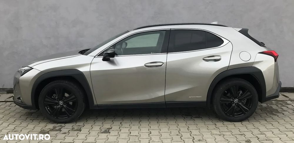 Lexus UX 250h (E-FOUR) Business Edition - 10
