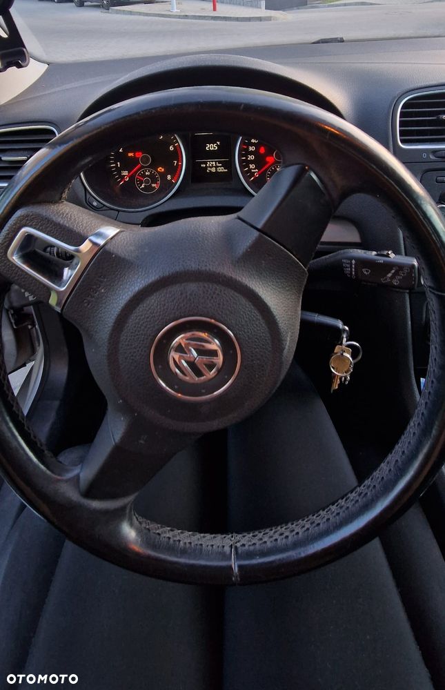 Volkswagen Golf - 8
