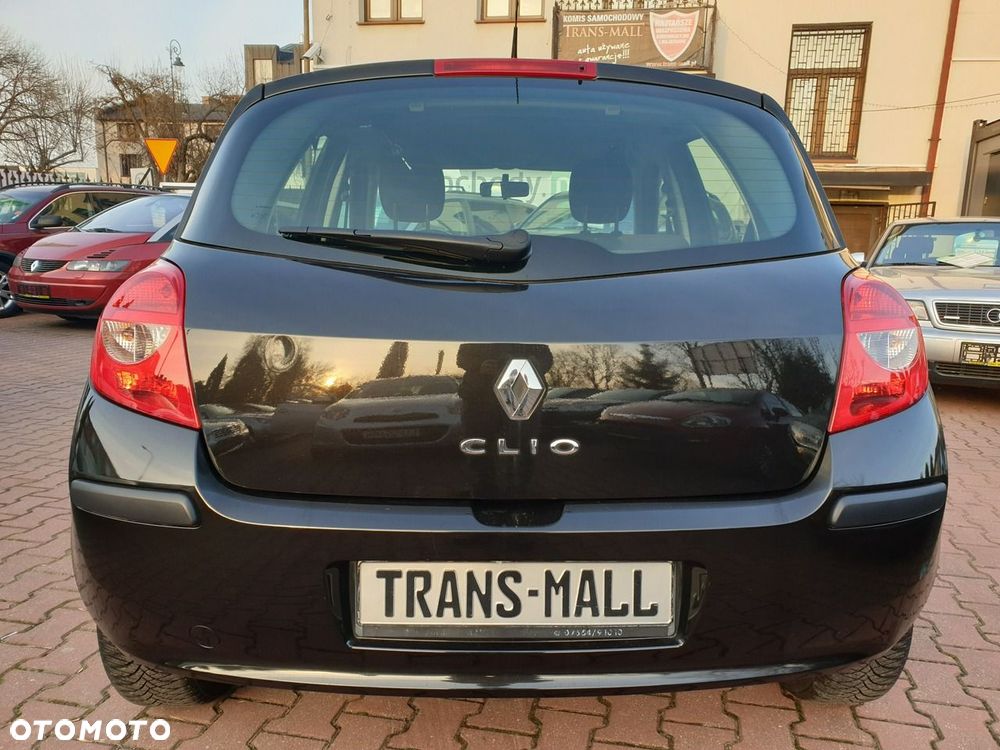 Renault Clio 1.2 16V 75 Expression - 10
