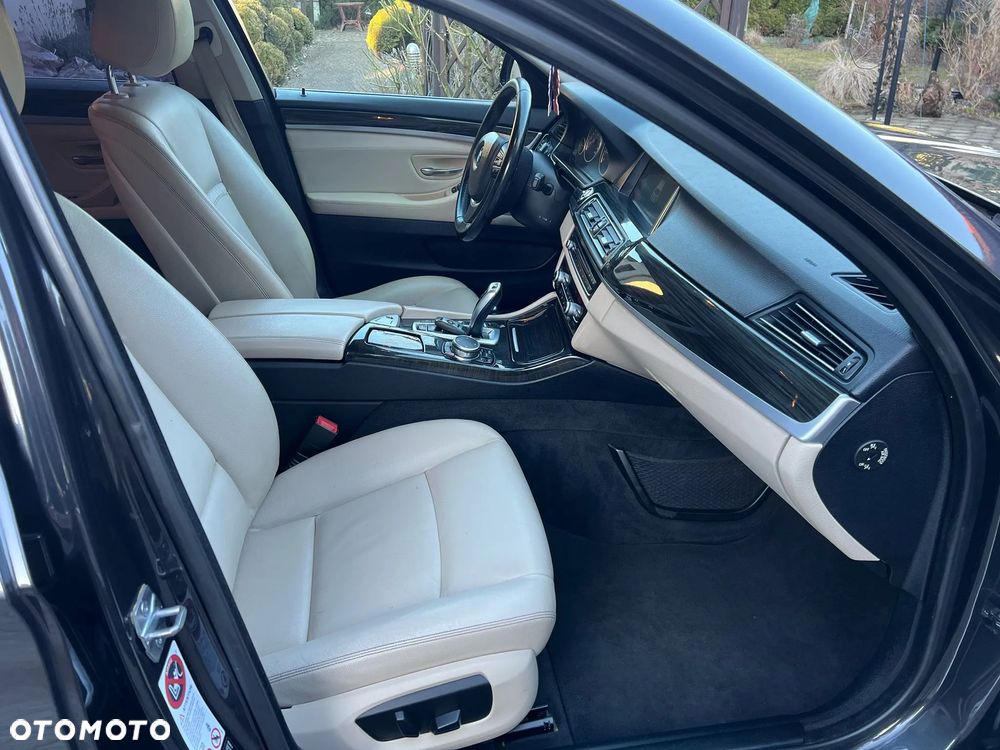 BMW Seria 5 520d xDrive Luxury Line - 26