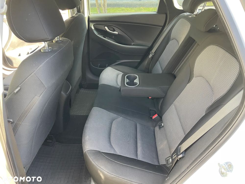 Hyundai i30 1.0 T-GDI Family - 39