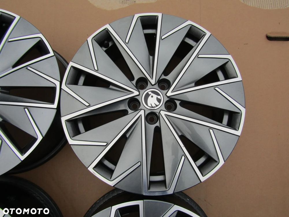 4x Felgi 17 Skoda Kamiq Scala Fabia Seat Ibiza IV VW Polo IV V IV Seat Arona T-Cross Taigo 6,5 j 5x100 ET 40 - 8