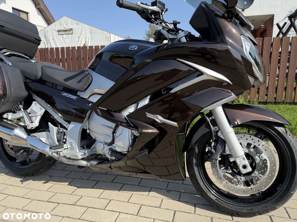 Yamaha FJR - 8