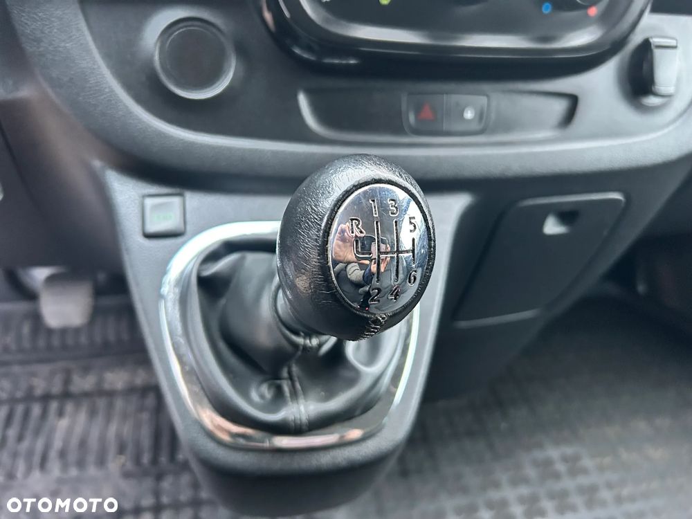 Opel Vivaro L2H1 2,9t Elegance Business - 13