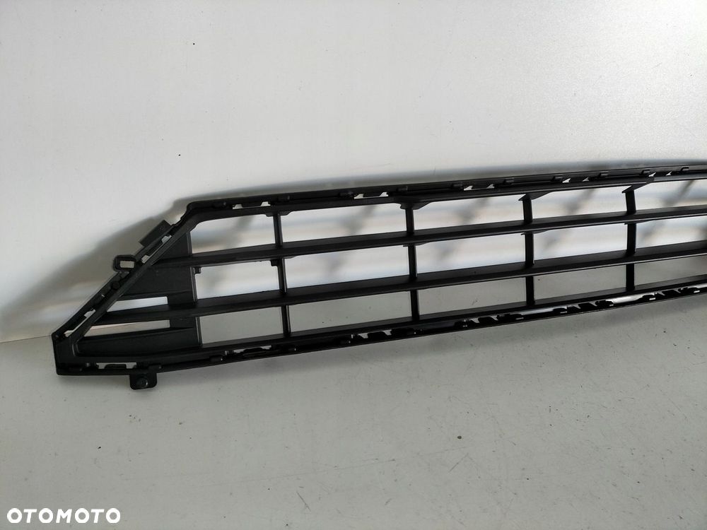 Atrapa kratka zderzaka przód środkowa VOLVO XC60 II 17- - 2