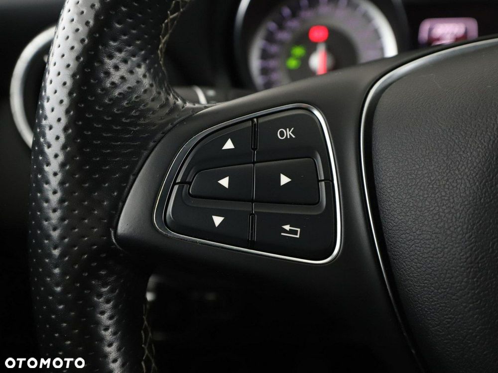 Mercedes-Benz CLA 180 Urban - 29