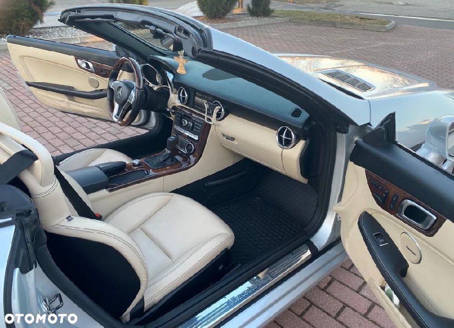 Mercedes-Benz SLK 250 CGI - 27