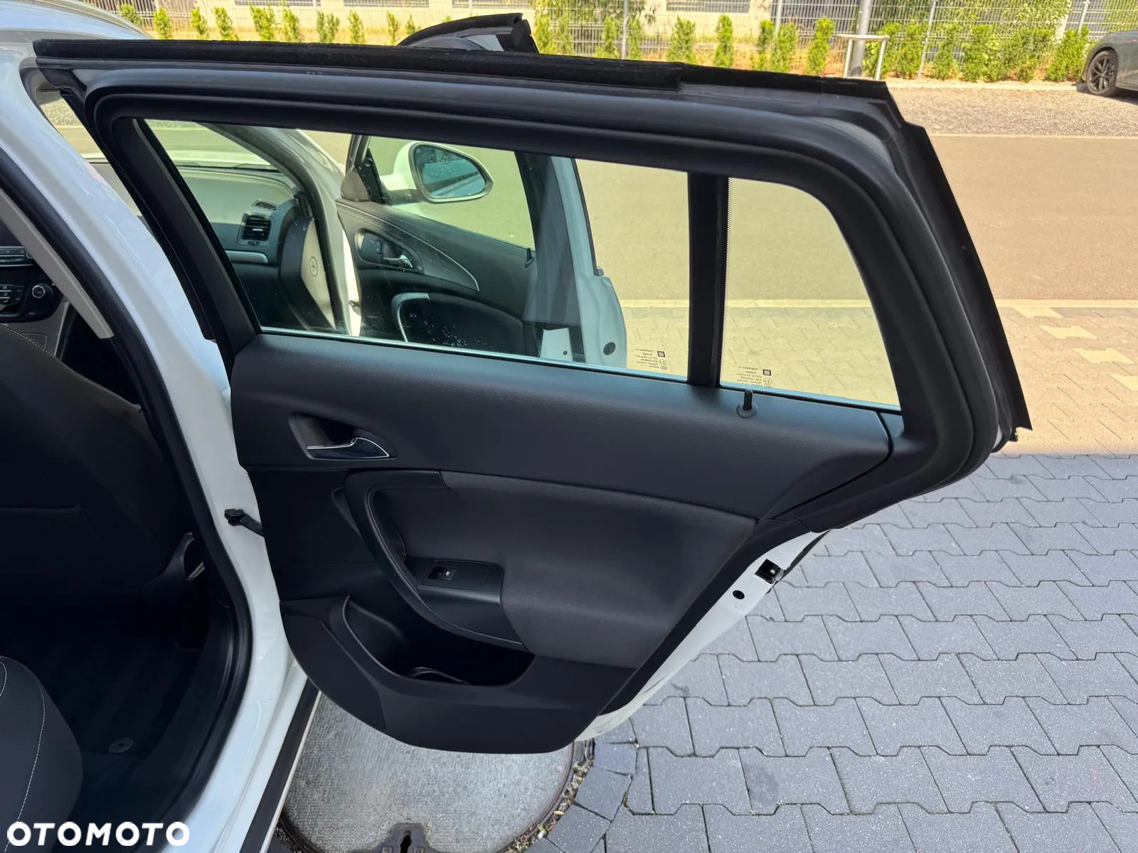 Opel Insignia 2.0 CDTI S&S - 30