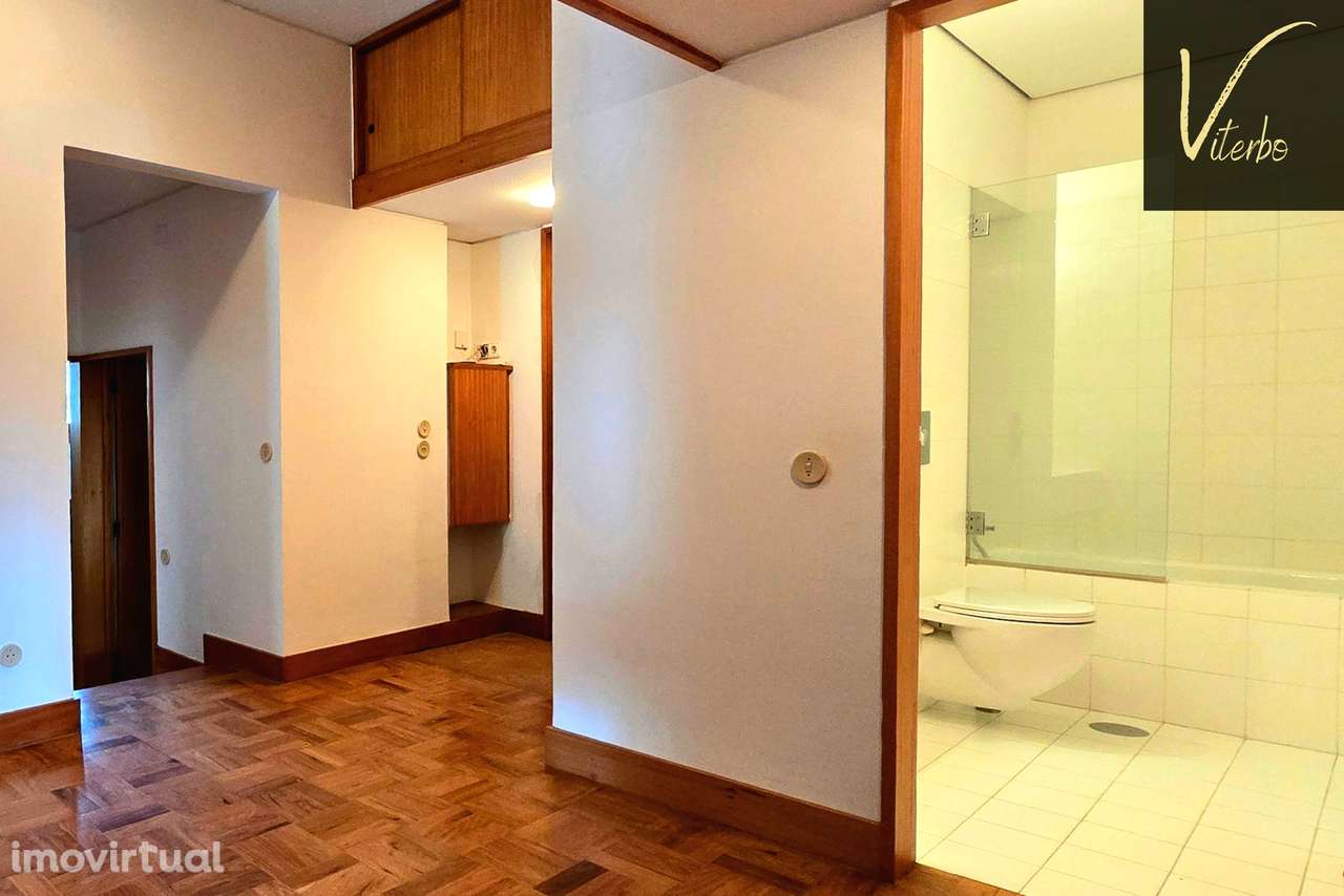 T3 com varanda, garagem fechada em localização privilegiada - Grande imagem: 4/36