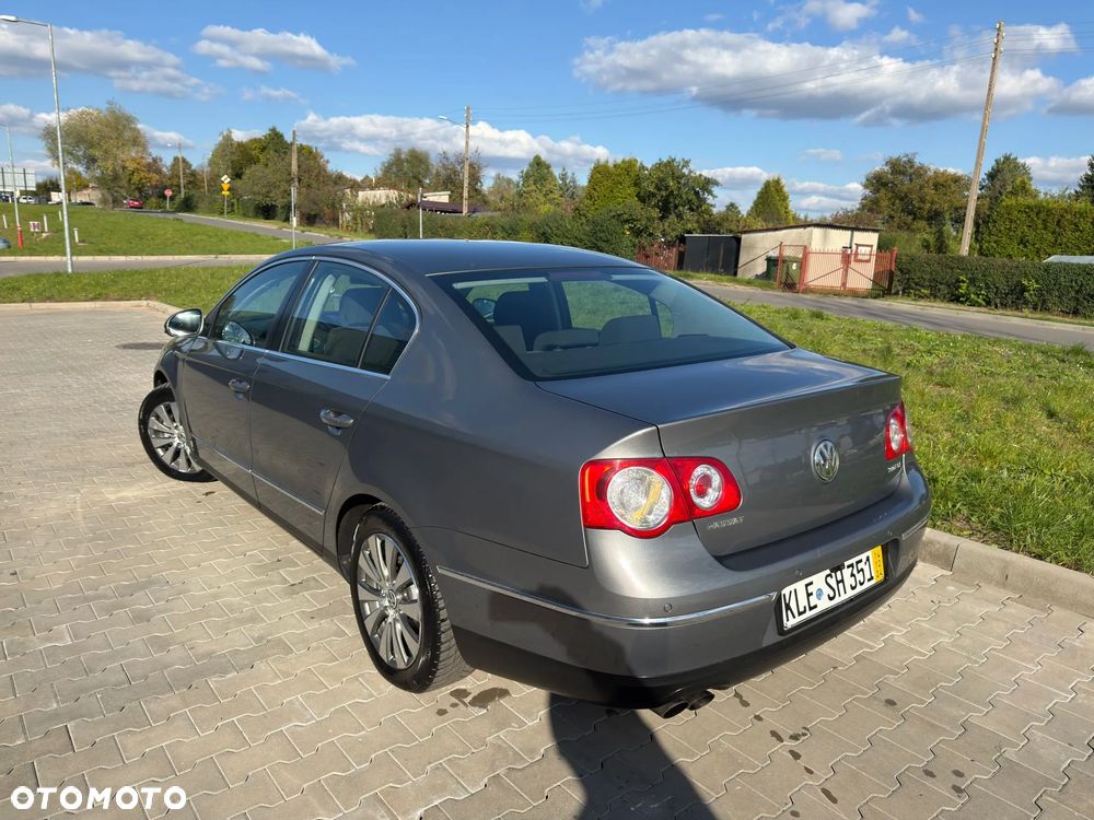 Volkswagen Passat 2.0 FSI Comfortline - 4