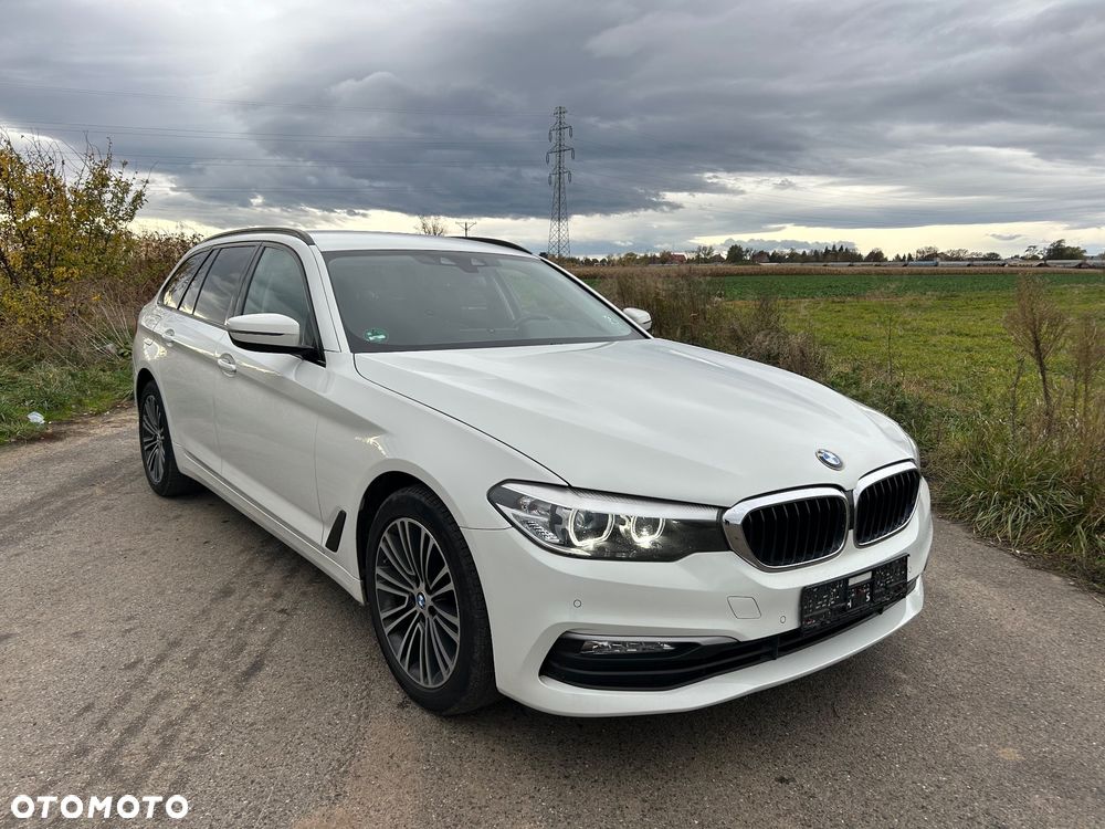 BMW Seria 5 520d Sport Line - 2