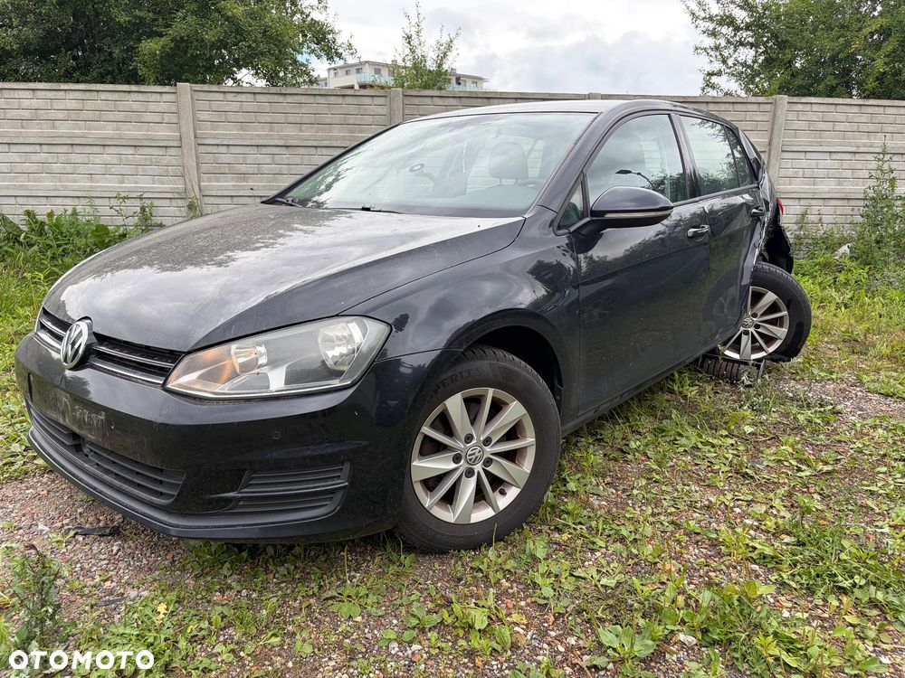 Volkswagen Golf - 22