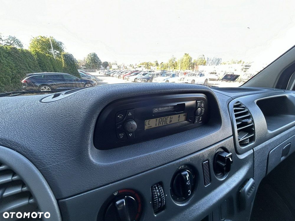 Mercedes-Benz Sprinter - 10