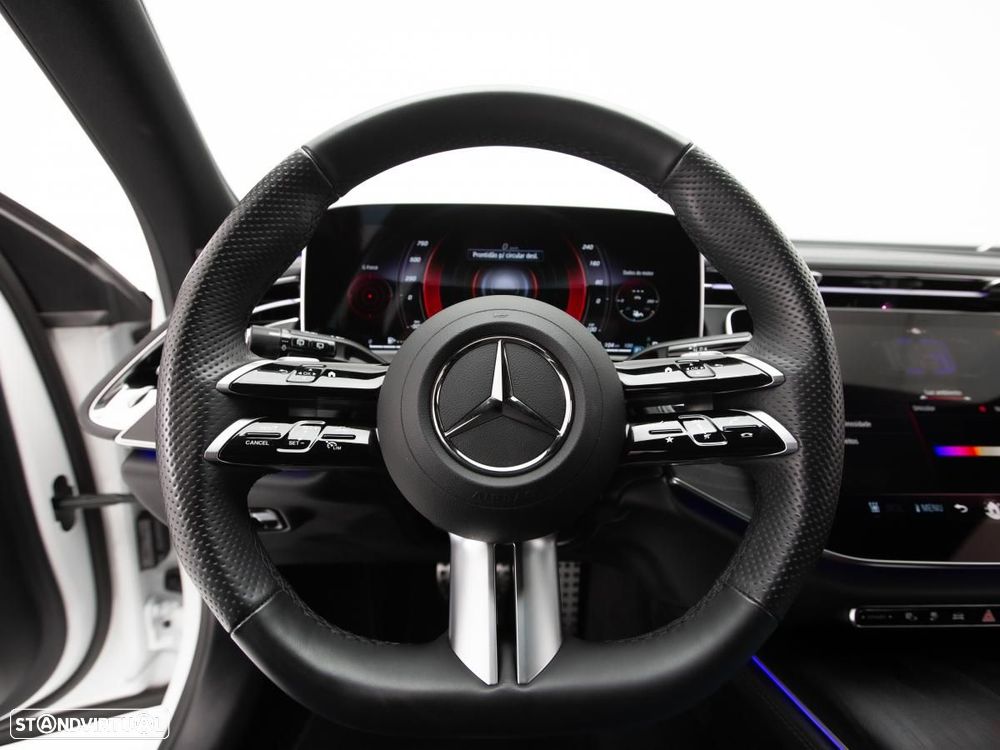 Mercedes-Benz E 300 de AMG Line - 24