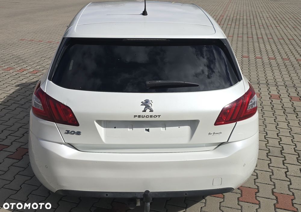 Peugeot 308 1.6 BlueHDi Style S&S - 16