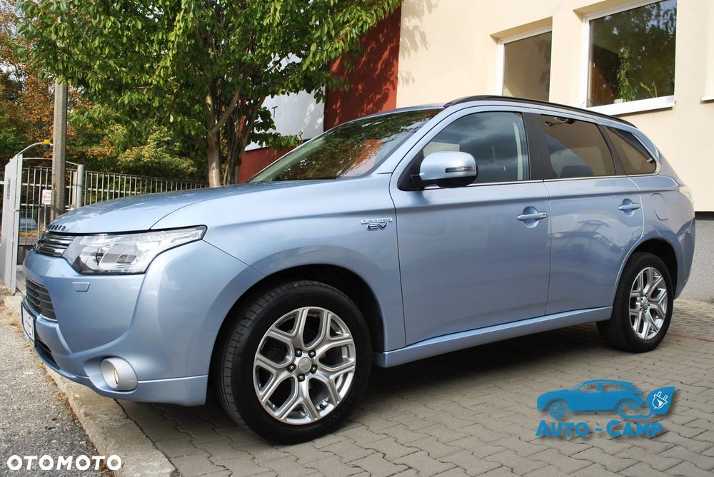 Mitsubishi Outlander Instyle NAVI + - 11