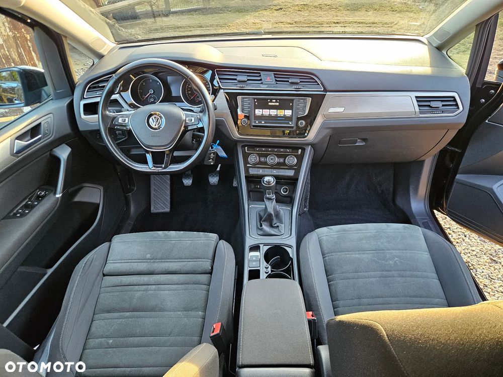 Volkswagen Touran 2.0 TDI SCR Comfortline - 11